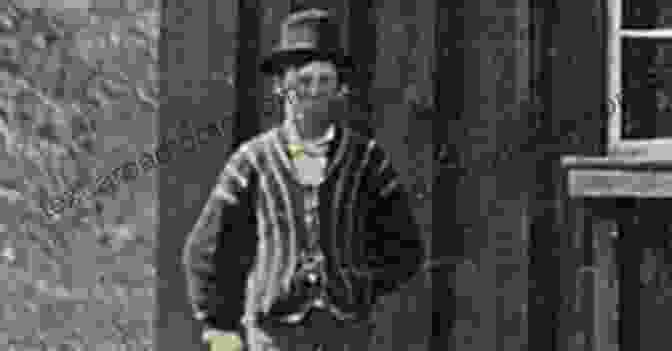 Rare Photograph Of Billy The Kid, A Notorious Outlaw Who Met His End At The Hands Of Sheriff Pat Garrett. Cowboys Mountain Men And Grizzly Bears: Fifty Of The Grittiest Moments In The History Of The Wild West